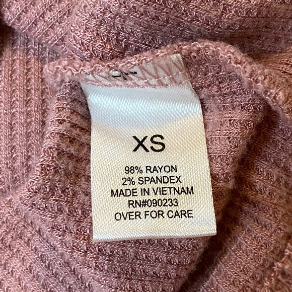 Me To We Crop Top - Picture 4 of 4